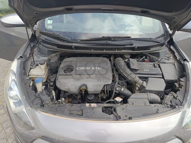 Hyundai i30 GD 1.4 CRDi · Ano 2013