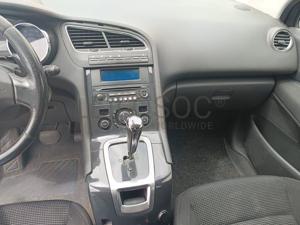 Peugeot 5008 · Ano 2010