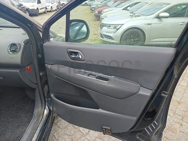 Peugeot 5008 · Ano 2010
