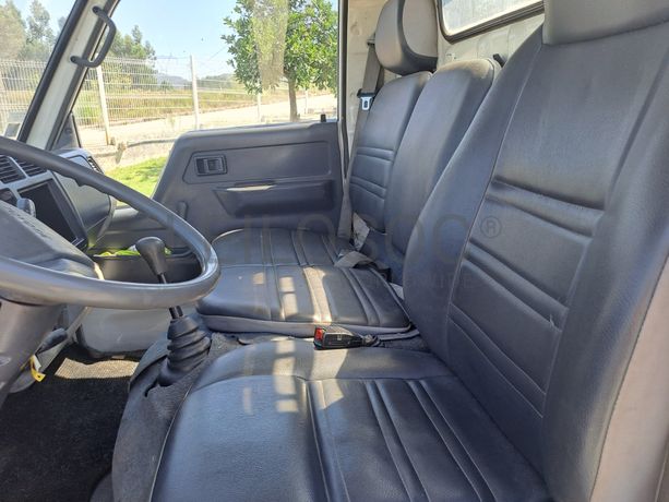 Toyota Dyna 150 3.0D · Ano 2001