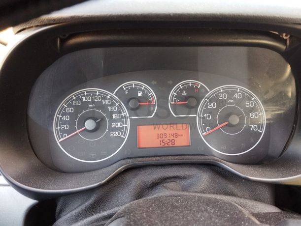 Fiat Punto · Ano 2010