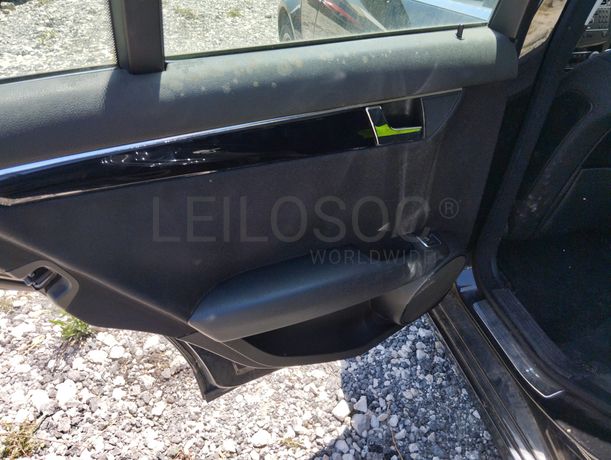 Mercedes-Benz C220 · Ano 2010