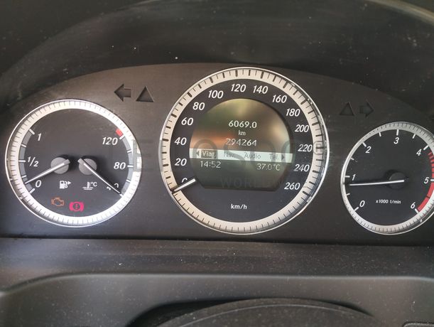 Mercedes-Benz C220 · Ano 2010