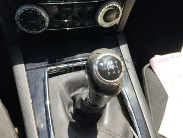 Mercedes-Benz C220 · Ano 2010