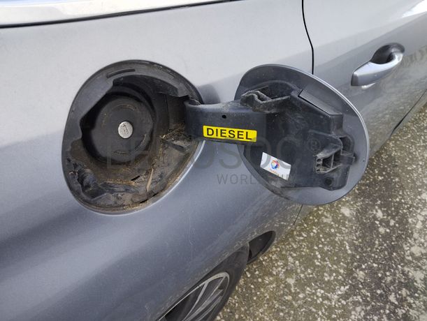 Peugeot 308 · Ano 2016