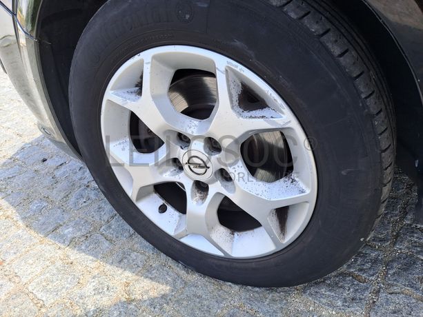 Opel Zafira 1.9 CDTI · Ano 2006