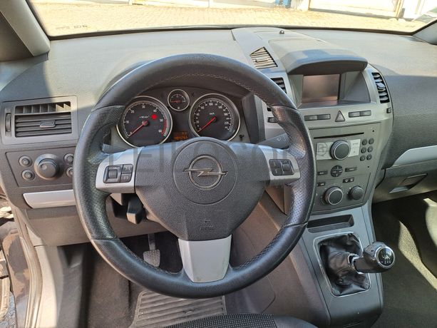 Opel Zafira 1.9 CDTI · Ano 2006