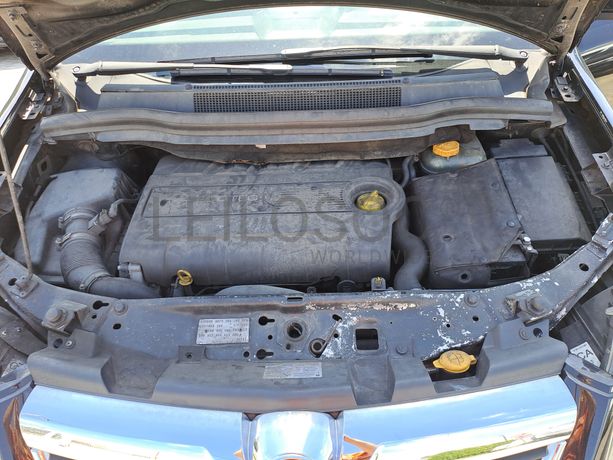 Opel Zafira 1.9 CDTI · Ano 2006