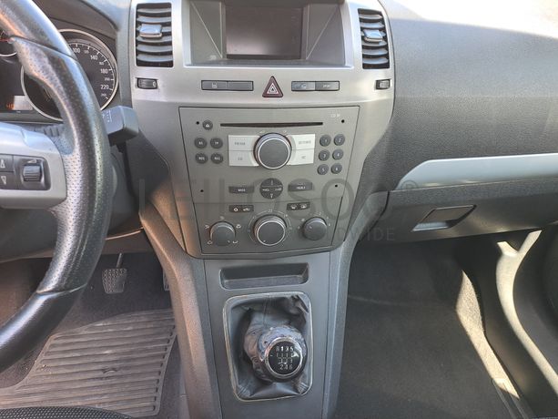 Opel Zafira 1.9 CDTI · Ano 2006