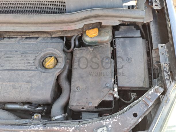 Opel Zafira 1.9 CDTI · Ano 2006