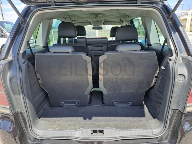 Opel Zafira 1.9 CDTI · Ano 2006