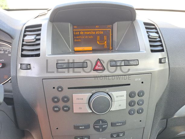 Opel Zafira 1.9 CDTI · Ano 2006