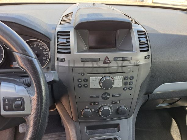 Opel Zafira 1.9 CDTI · Ano 2006