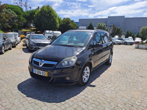 Opel Zafira 1.9 CDTI · Ano 2006