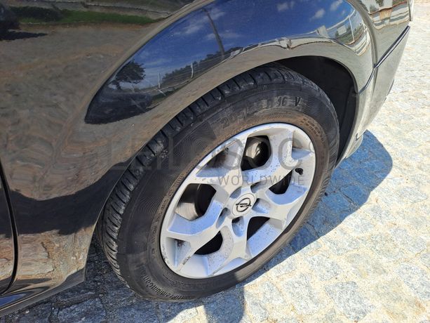 Opel Zafira 1.9 CDTI · Ano 2006