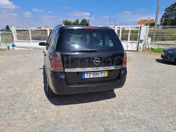 Opel Zafira 1.9 CDTI · Ano 2006