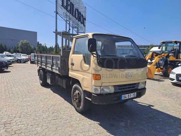 Toyota Dyna 250 · Basculante · Ano 1997