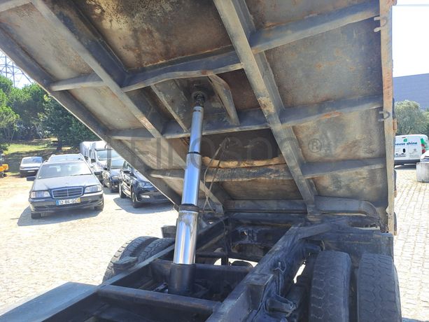 Toyota Dyna 250 · Basculante · Ano 1997