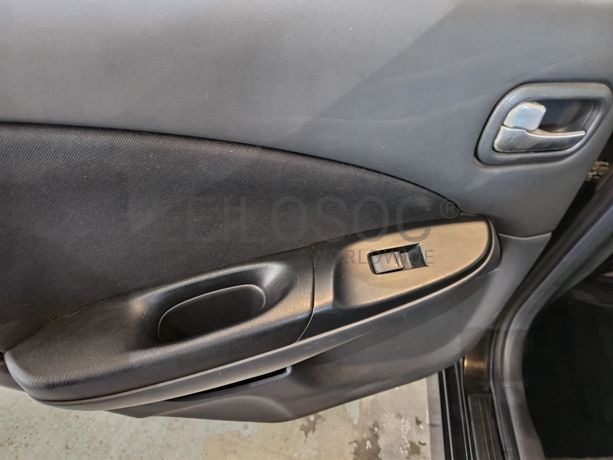 Nissan Almera 1.5 DCI · Ano 2005