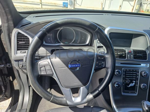Volvo XC60 · Ano 2015
