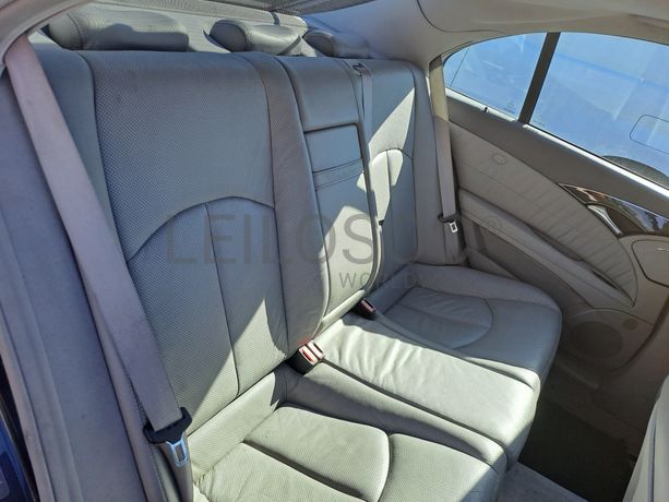 Mercedes-Benz E270 CDI · Ano 2002