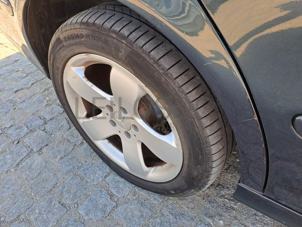 Mercedes-Benz E270 CDI · Ano 2002