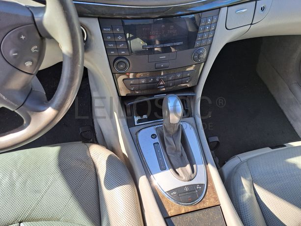 Mercedes-Benz E270 CDI · Ano 2002