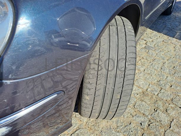 Mercedes-Benz E270 CDI · Ano 2002