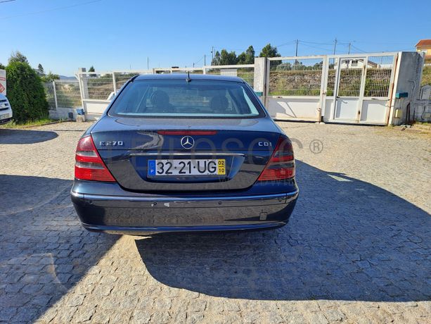 Mercedes-Benz E270 CDI · Ano 2002