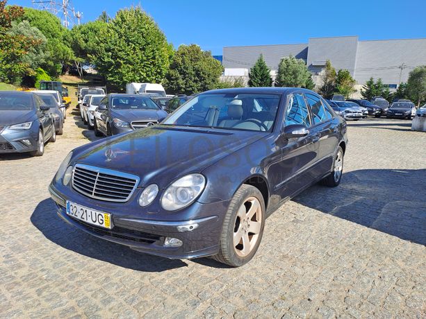 Mercedes-Benz E270 CDI · Ano 2002