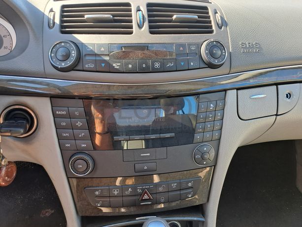 Mercedes-Benz E270 CDI · Ano 2002