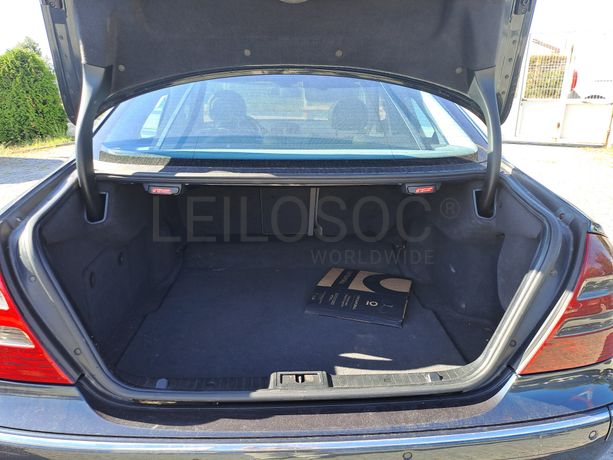 Mercedes-Benz E270 CDI · Ano 2002