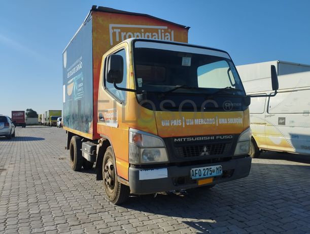 Viatura marca Mitsubishi Fuso