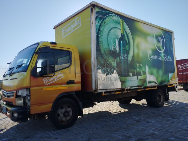 Viatura marca Mitsubishi Canter