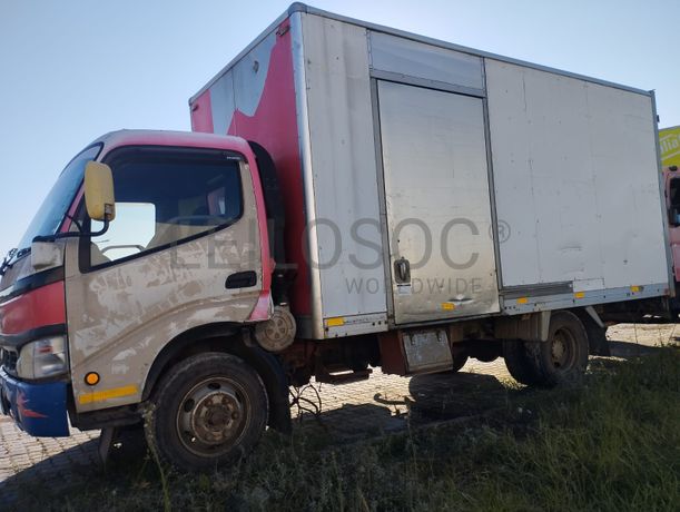 Viatura marca Toyota Dutro