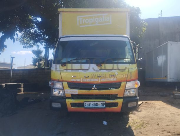 Viatura marca Mitsubishi Fuso