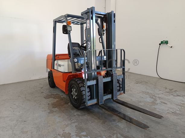 Empilhador Yangft · Ano 2023