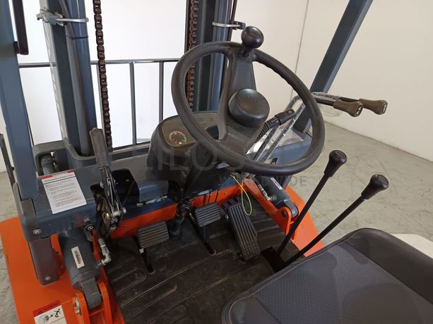 Empilhador Yangft · Ano 2023