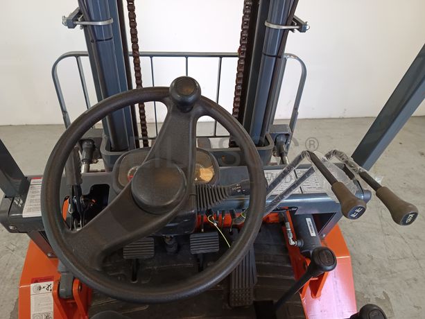 Empilhador Yangft · Ano 2023