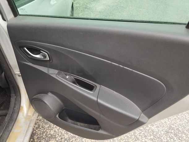 Renault Clio 4 Grantour 1.5 DCI · Ano 2016