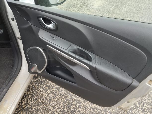 Renault Clio 4 Grantour 1.5 DCI · Ano 2016