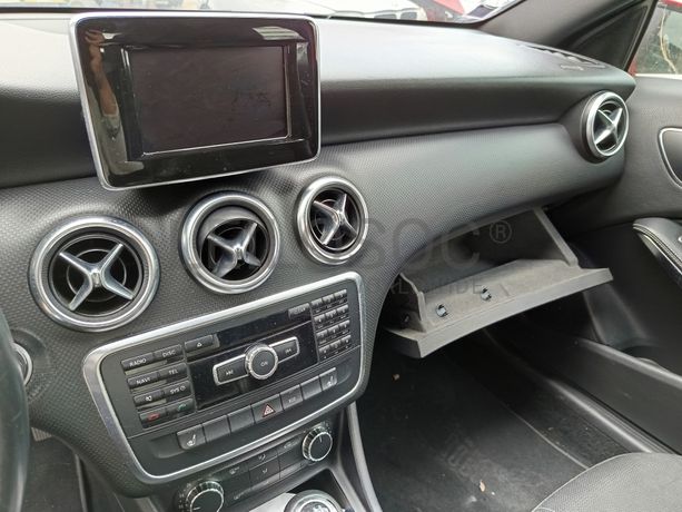 Mercedes-Benz A180 1.5 CDI · Ano 2013