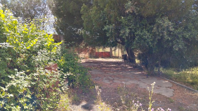 Moradia V6 (Para Recuperação) com Terreno · Vila Velha de Ródão