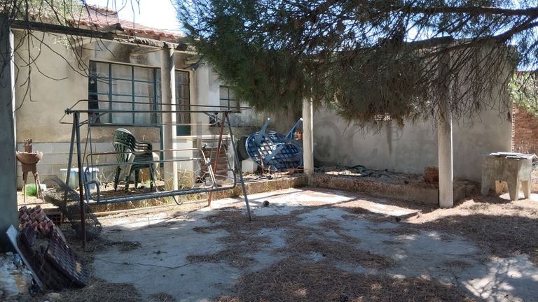 Moradia V6 (Para Recuperação) com Terreno · Vila Velha de Ródão