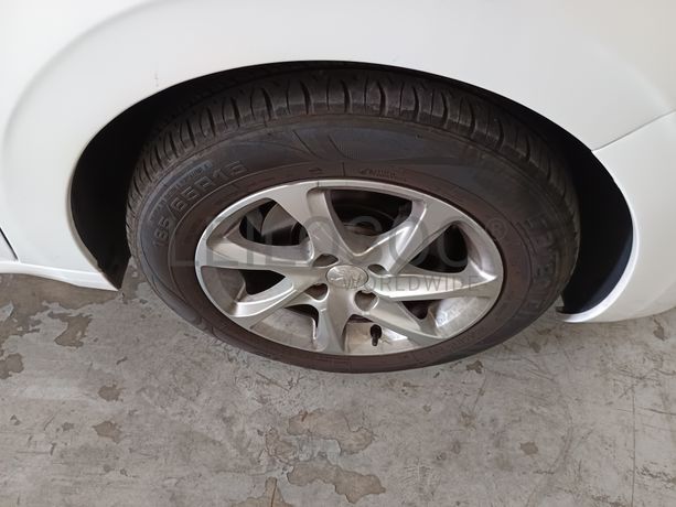 Peugeot 208 · Ano 2016