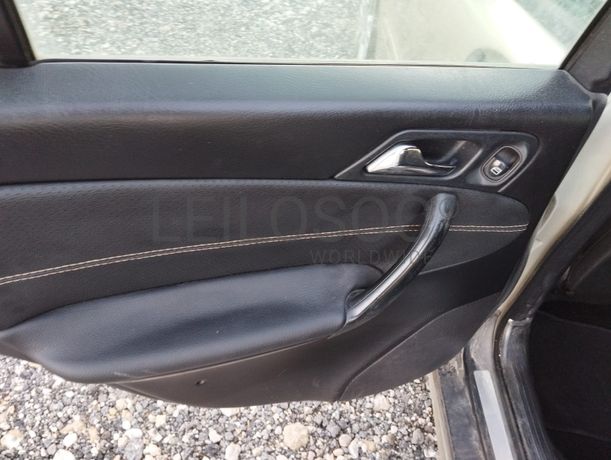 Mercedes-Benz C220 CDI · Ano 2007