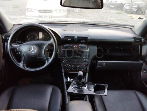 Mercedes-Benz C220 CDI · Ano 2007