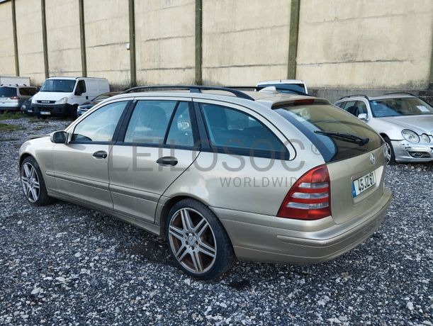 Mercedes-Benz C220 CDI · Ano 2007