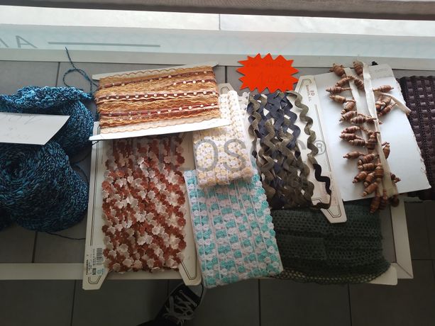 Material de Costura · Artigos de Retrosaria · Mobiliário de Escritório · Expositores