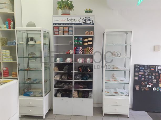 Material de Costura · Artigos de Retrosaria · Mobiliário de Escritório · Expositores